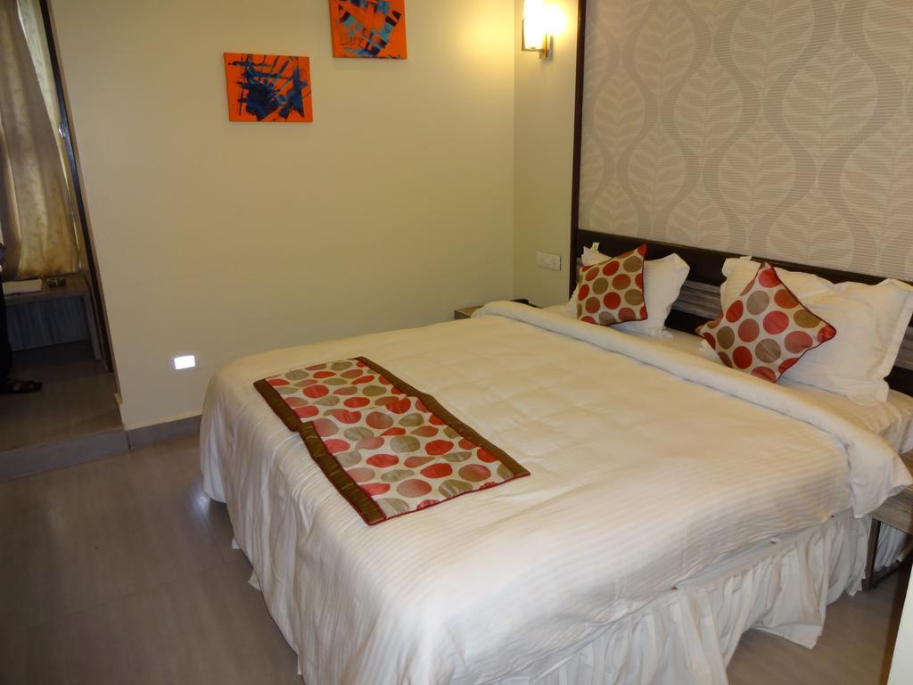 Buhari Royale Boutique Hotel Madrás Exterior foto